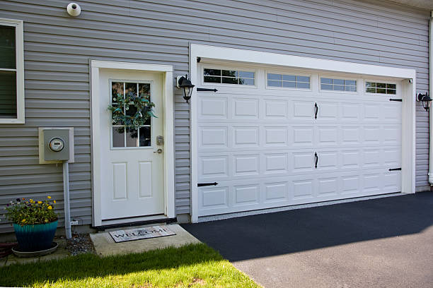 24/7 Emergency Garage Door Panel Replacement experts in Mansfield Center, CT